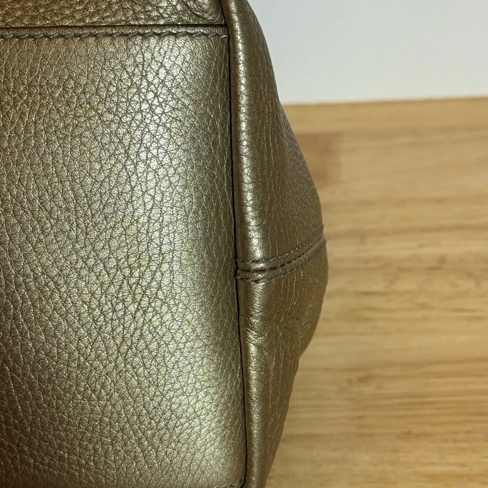 AUTHENTIC Gucci Metallic Gold SoHo Shoulder Bag